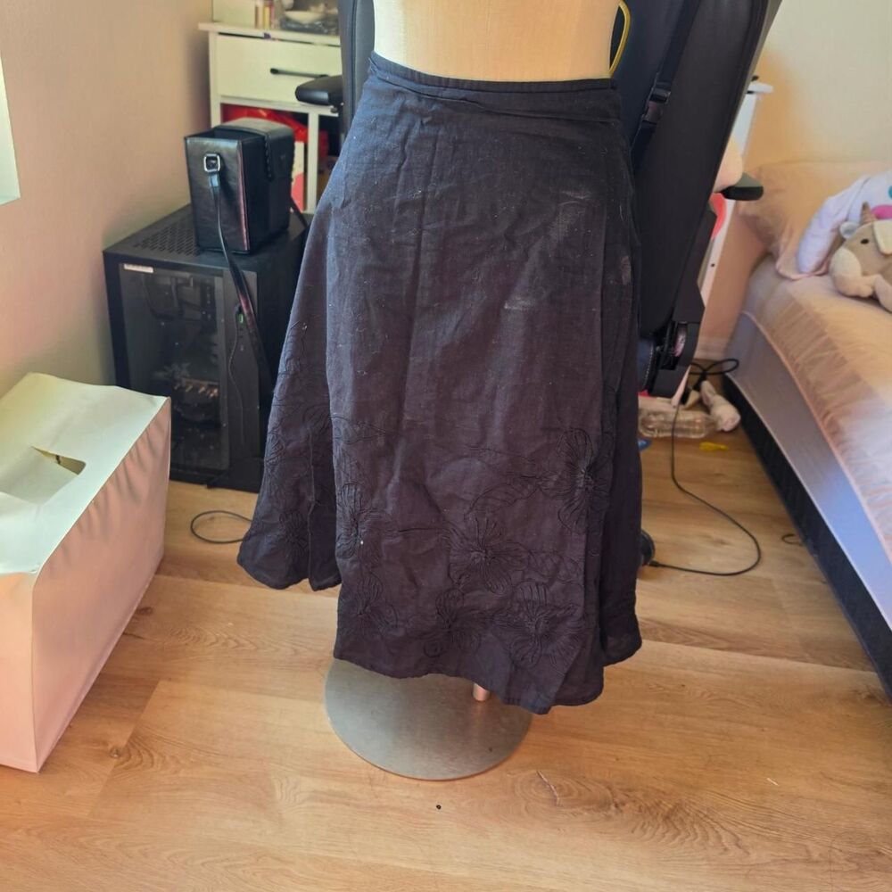 Women's Black Skirt
